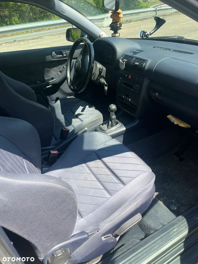 Audi A3 3-drzwiowe 1.6 FSI Ambiente - 26