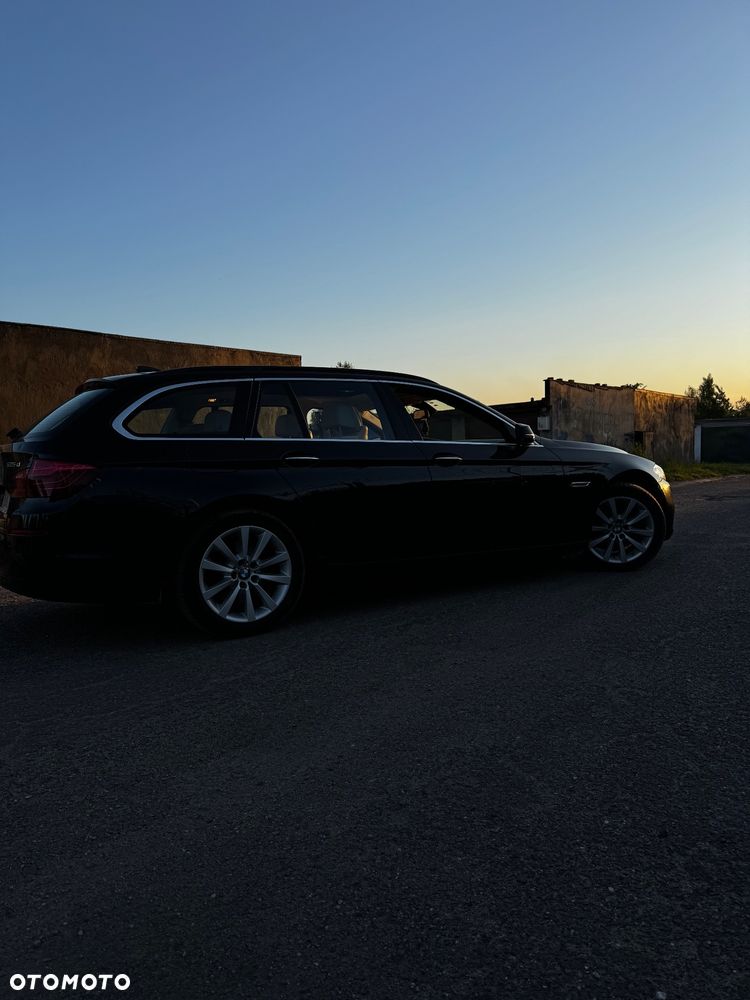 BMW Seria 5 525d xDrive Luxury Line - 4