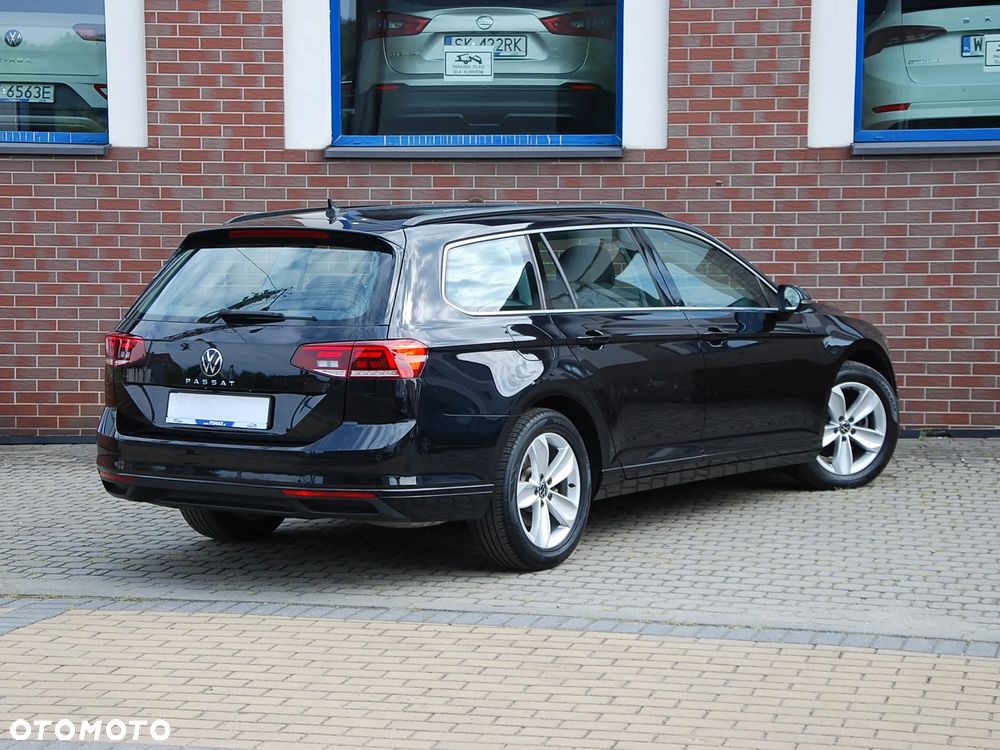 Volkswagen Passat - 4