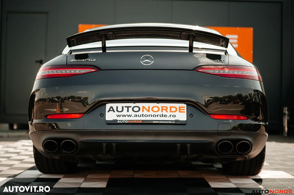 Mercedes-Benz AMG - 9