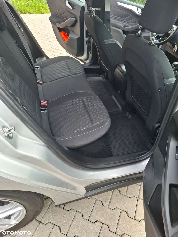 Ford Focus 1.0 EcoBoost Trend Edition - 17