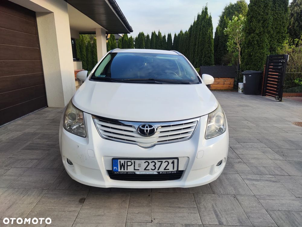 Toyota Avensis 1.8 Comfort - 1