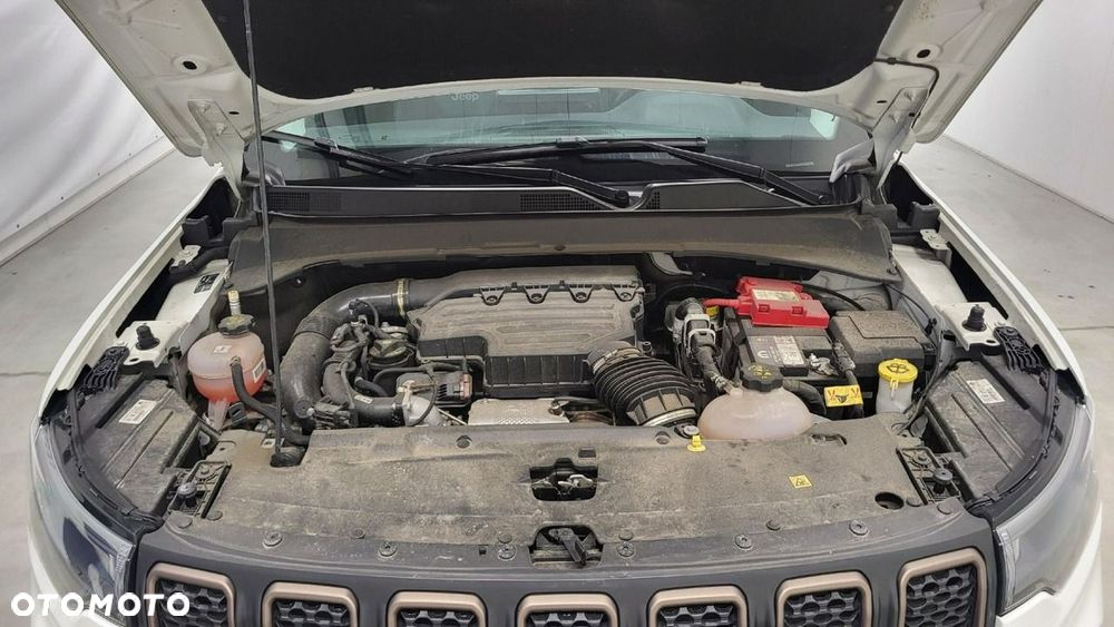 Jeep Compass - 24