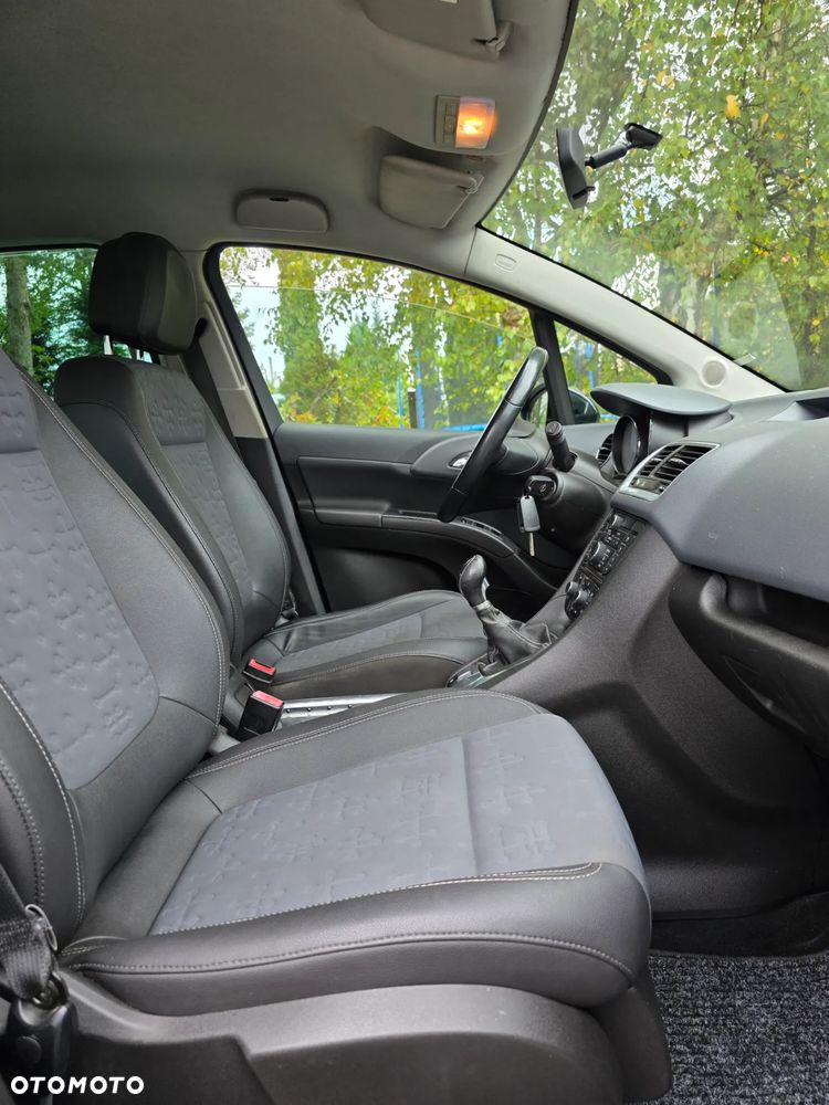 Opel Meriva ver-1-4-t-design-edition - 25