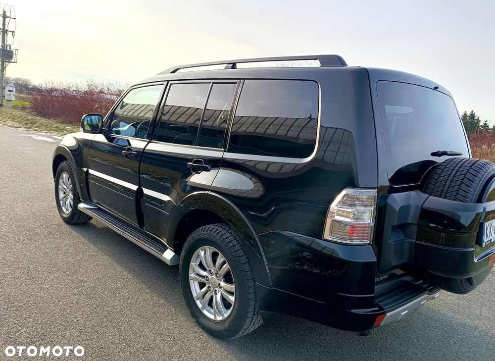 Mitsubishi Pajero 3.2 DID Intense + - 26