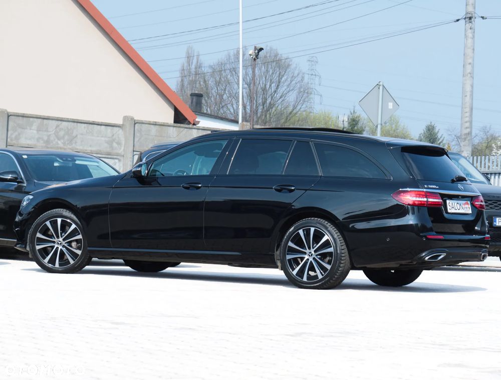 Mercedes-Benz Klasa E 300 9G-TRONIC Night Edition - 5