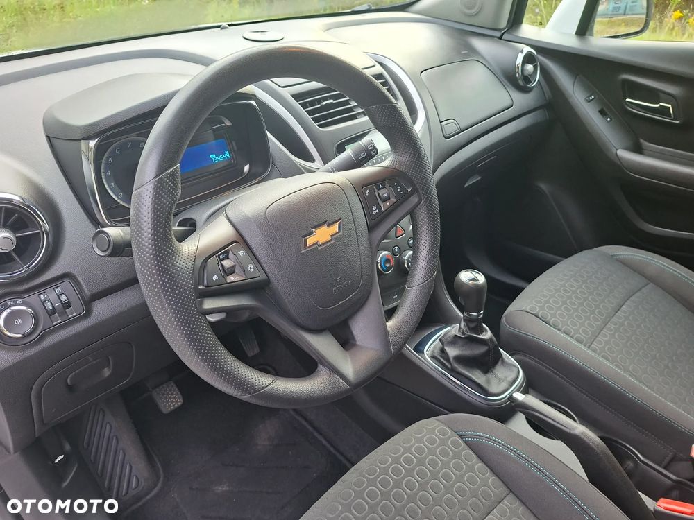 Chevrolet Trax 1.6 LS - 23