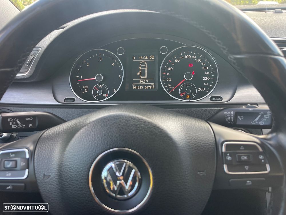 VW Passat Variant 1.6 TDI BlueMotion - 14