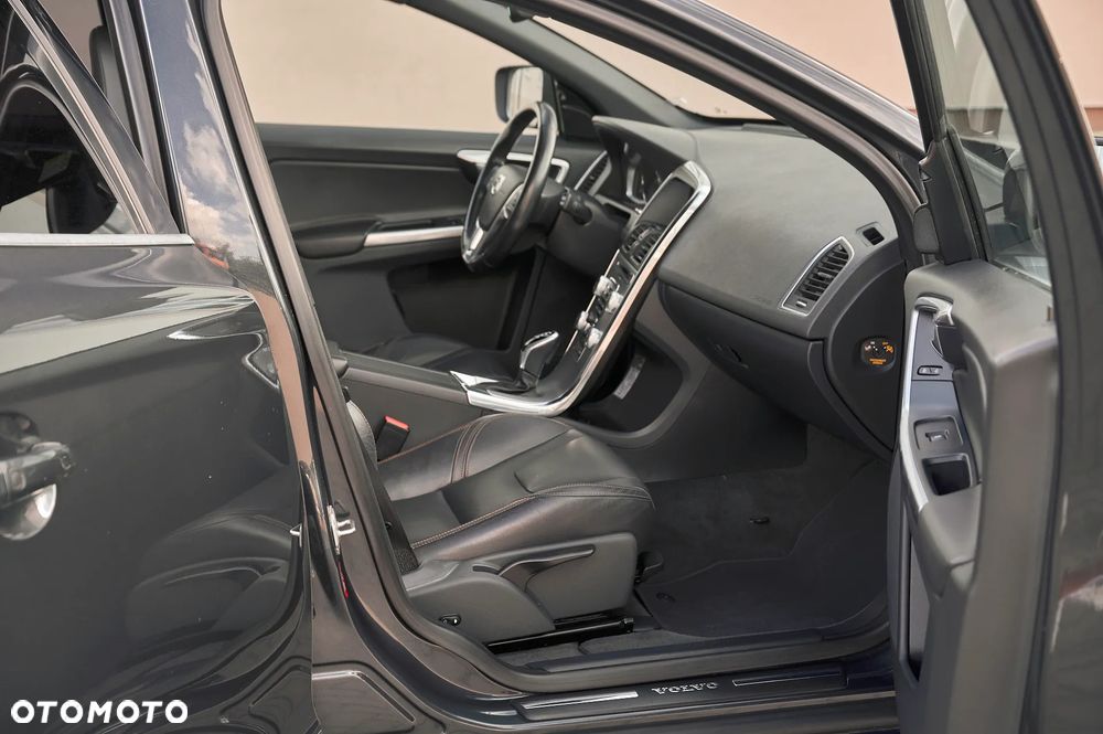 Volvo XC 60 D4 Geartronic Summum - 18