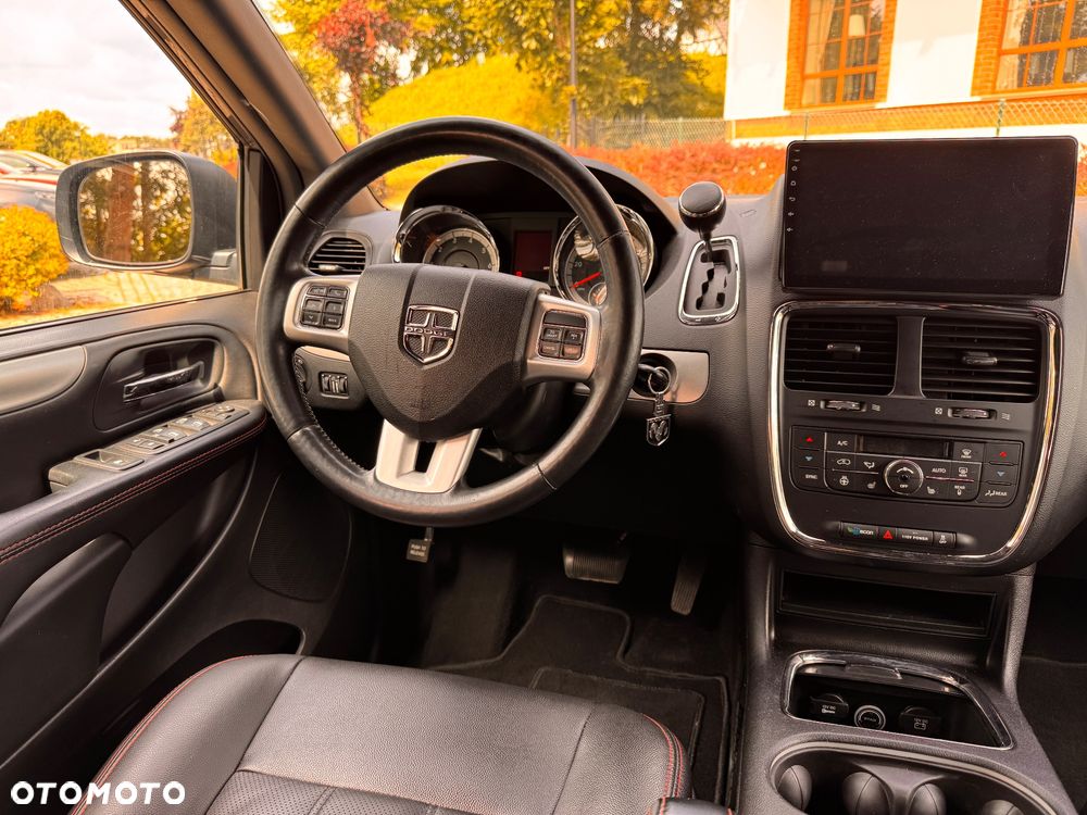 Dodge Grand Caravan 3.6 R/T - 18