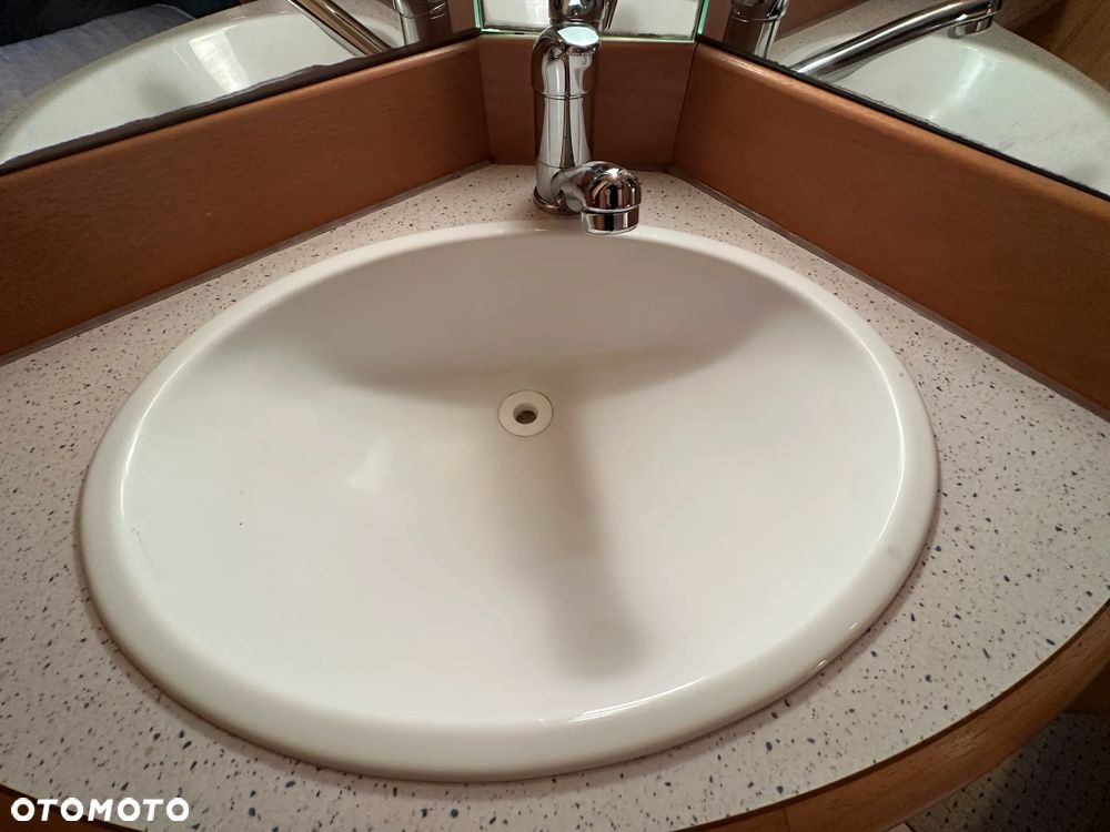 Hobby 500 KMFE z napędem i nową markizą. DMC 1400 kg !! RATY !! - 35