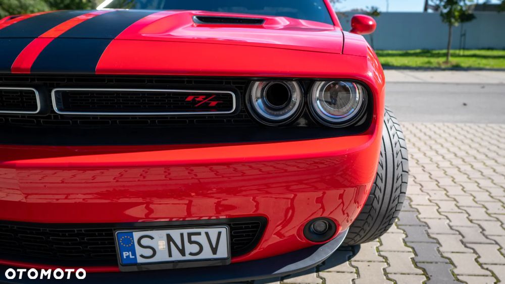 Dodge Challenger - 11