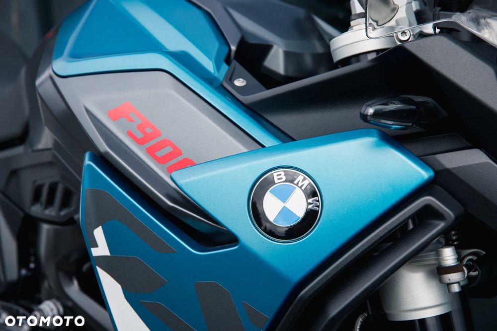 BMW F - 11