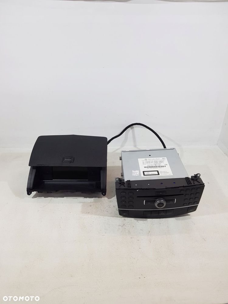 wyświetlacz nawigacja radio a2046801231 mercedes c-klasa w204 1.8 cgi kpl - 1