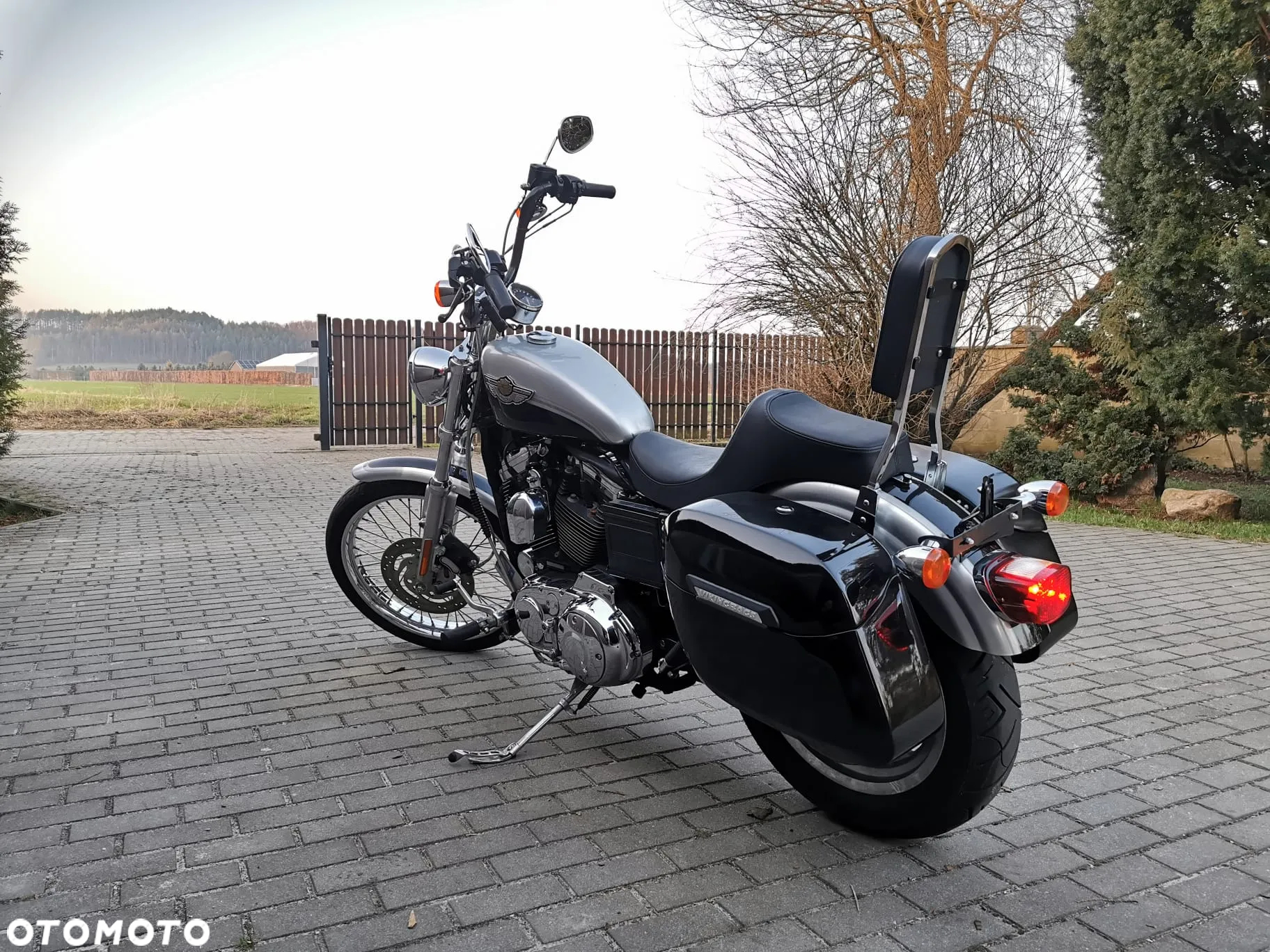 Harley-Davidson Sportster Custom 1200C - 12