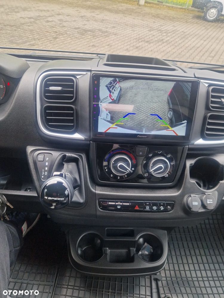 KNAUS VanTourer 600L Łóżko 195x190 Automat * Markiza * Hak * Radio 8"  4 osobowy - 15