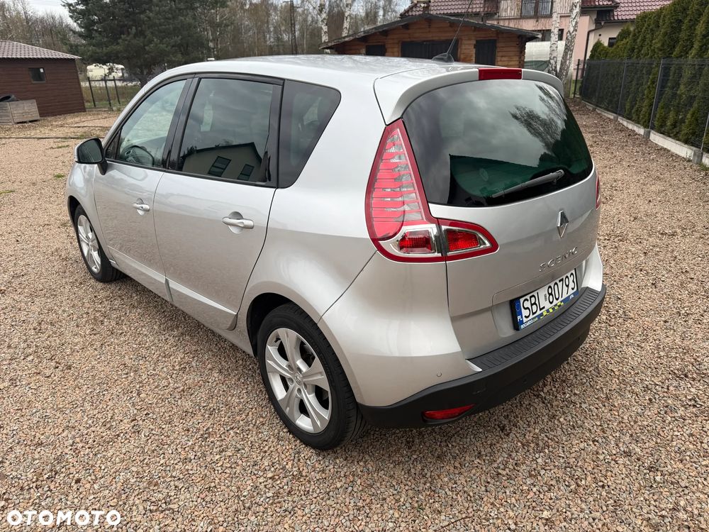 Renault Scenic 1.6 16V 110 Dynamique - 25