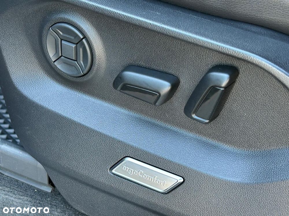 Volkswagen Touareg 3.0 V6 TDI SCR 4Mot - 34