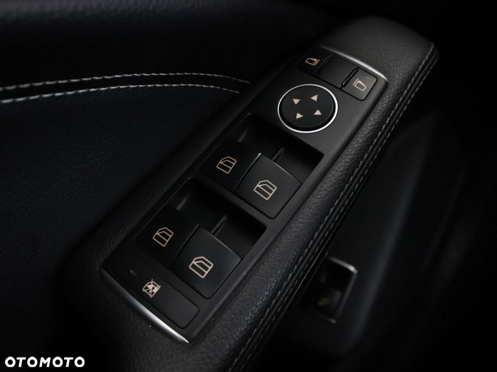 Mercedes-Benz CLA 180 d 7G-DCT Urban - 35