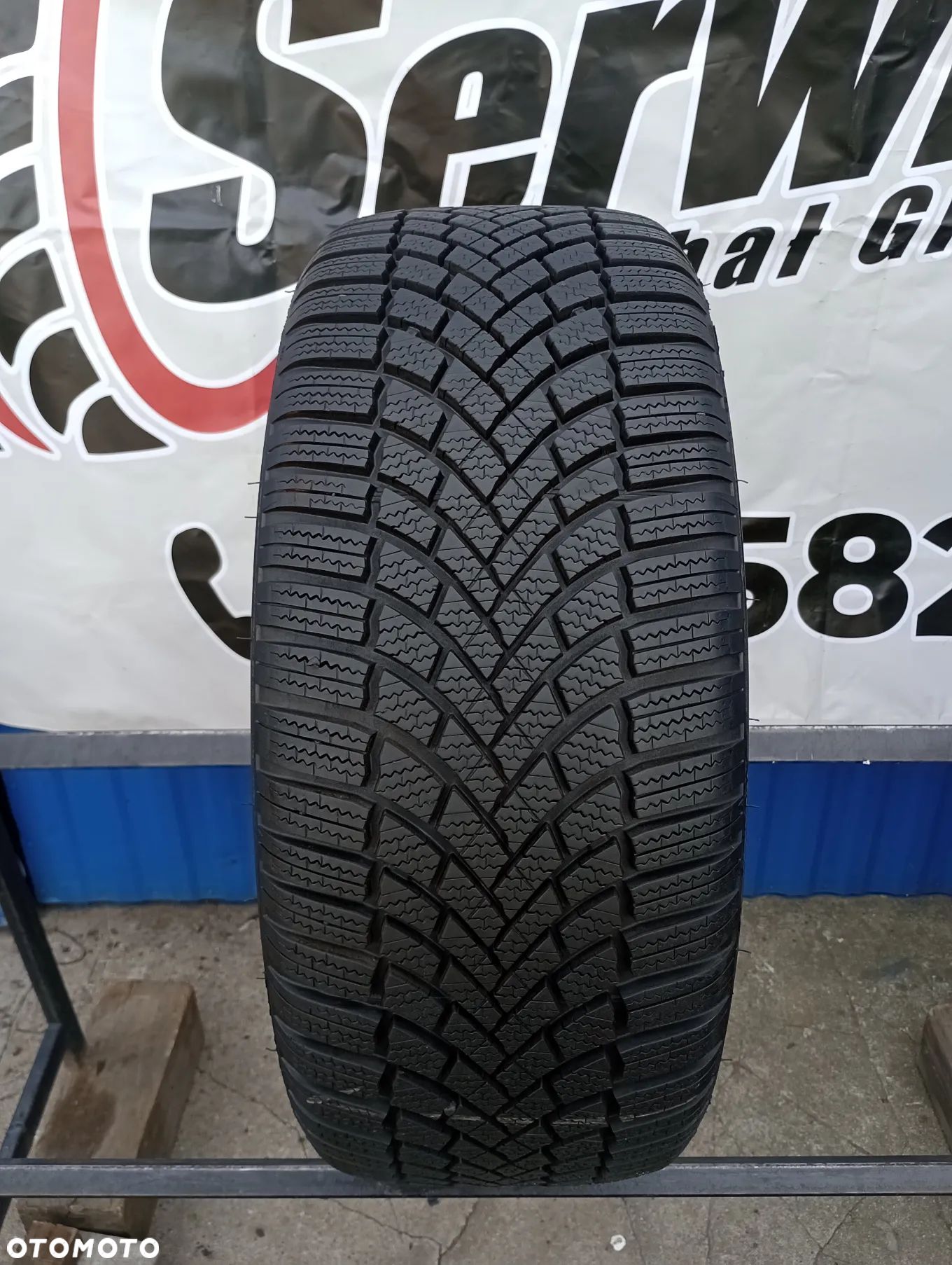 OPONA ZIMOWA 1x 235/45 R18 98V BRIDGESTONE BLIZZAK LM005 2123DOT - 1