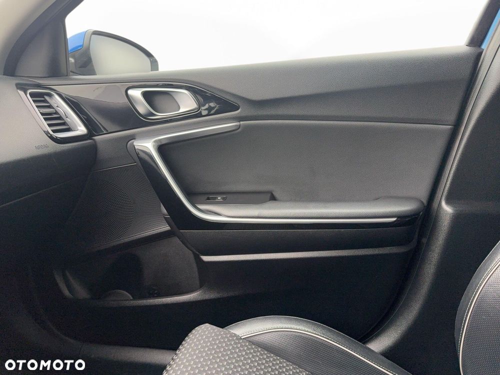 Kia Ceed - 29