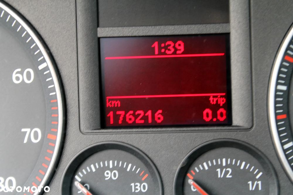 Volkswagen Golf - 16