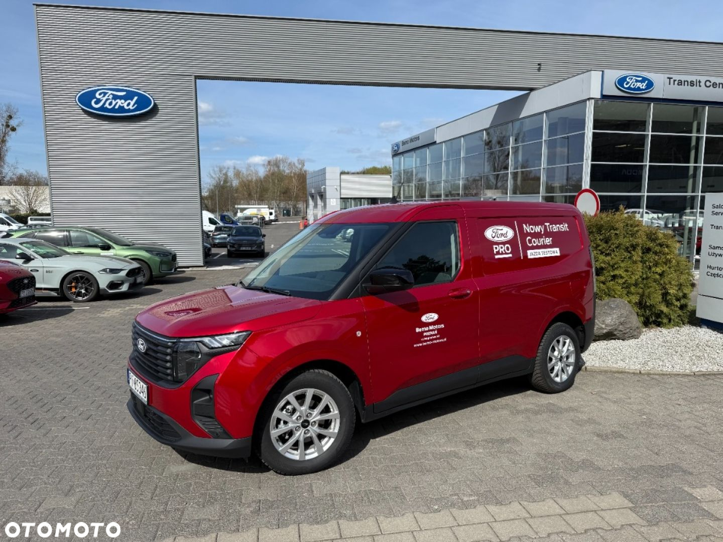 Ford Transit Courier - 4