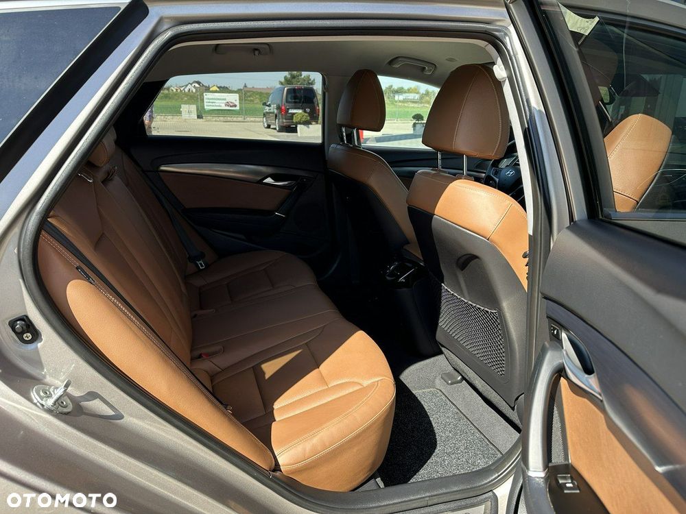 Hyundai i40 Kombi 1.7 CRDi DCT Premium - 15