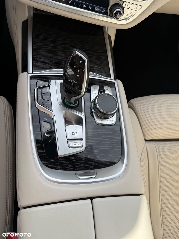 BMW Seria 7 730d xDrive - 10