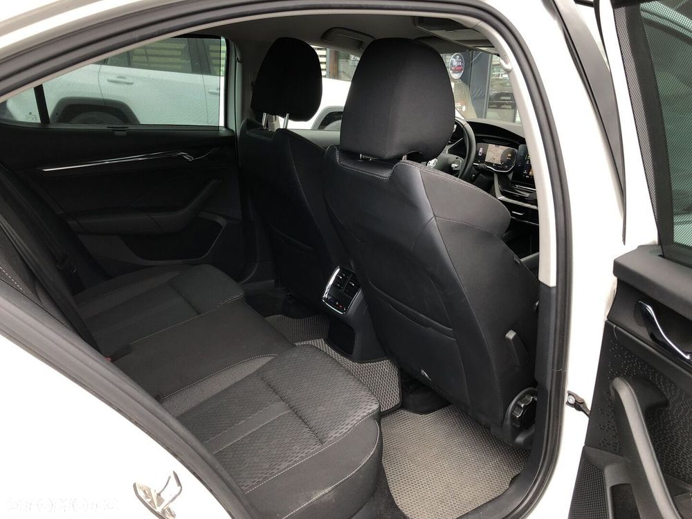 Skoda Octavia 2.0 TSI 4x4 Style DSG - 23