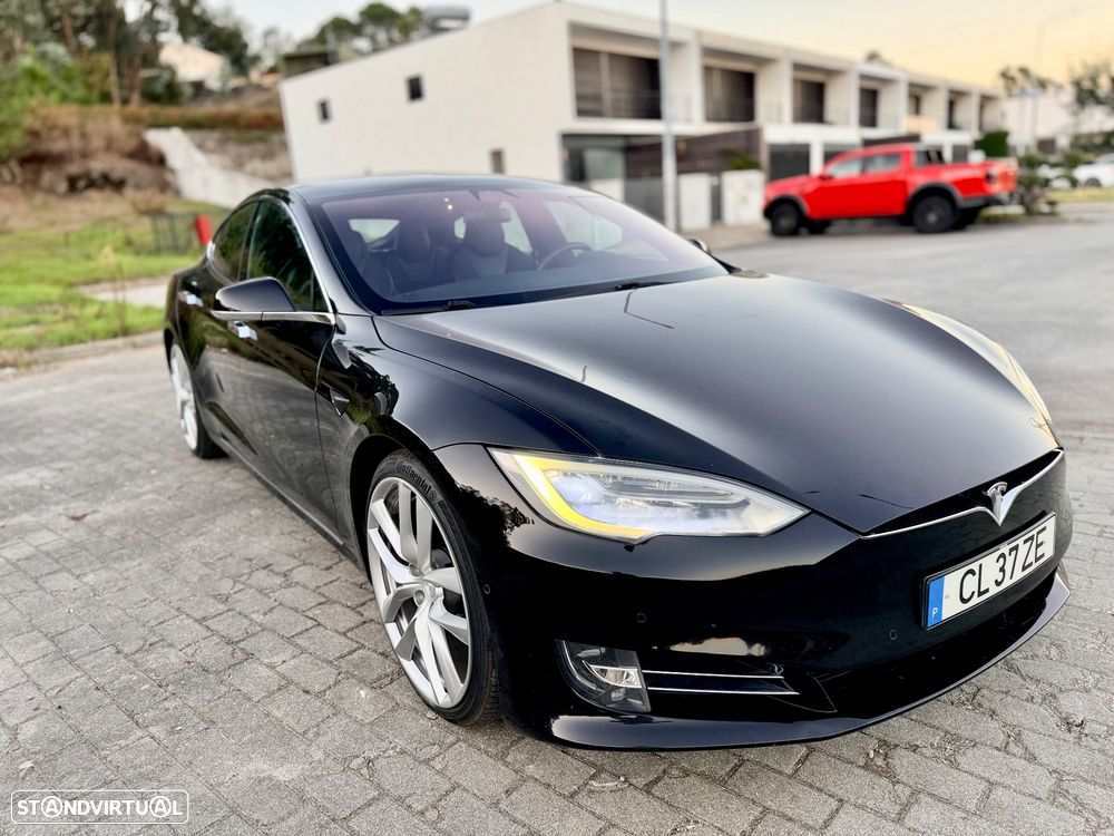 Tesla Model S - 20