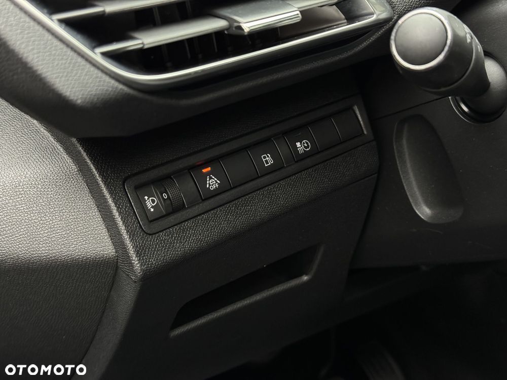 Peugeot 3008 1.6 PureTech Hybrid PHEV Allure S&S EAT8 - 22