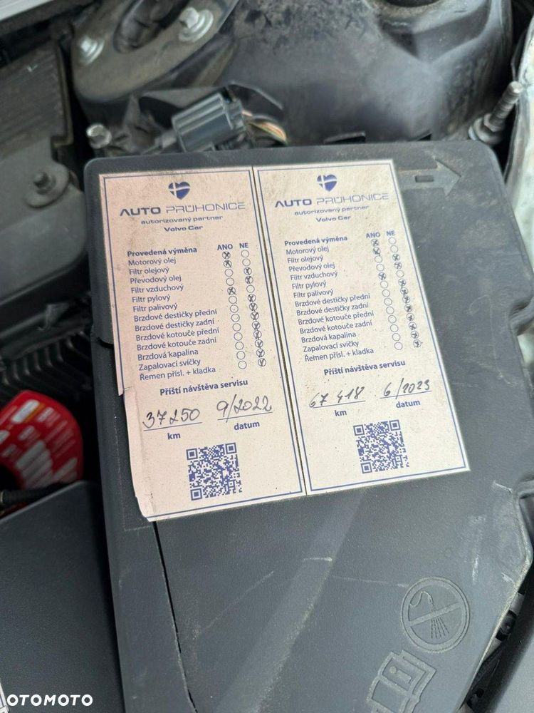 Volvo V60 Cross Country D4 AWD Geartronic Pro - 28