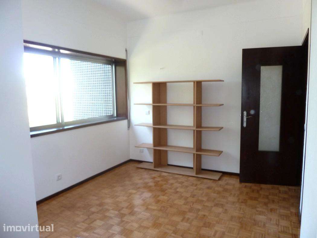 Apartamento T1+1 mobilado em Coimbra (Av. Emídio Navarro) - Grande imagem: 3/9