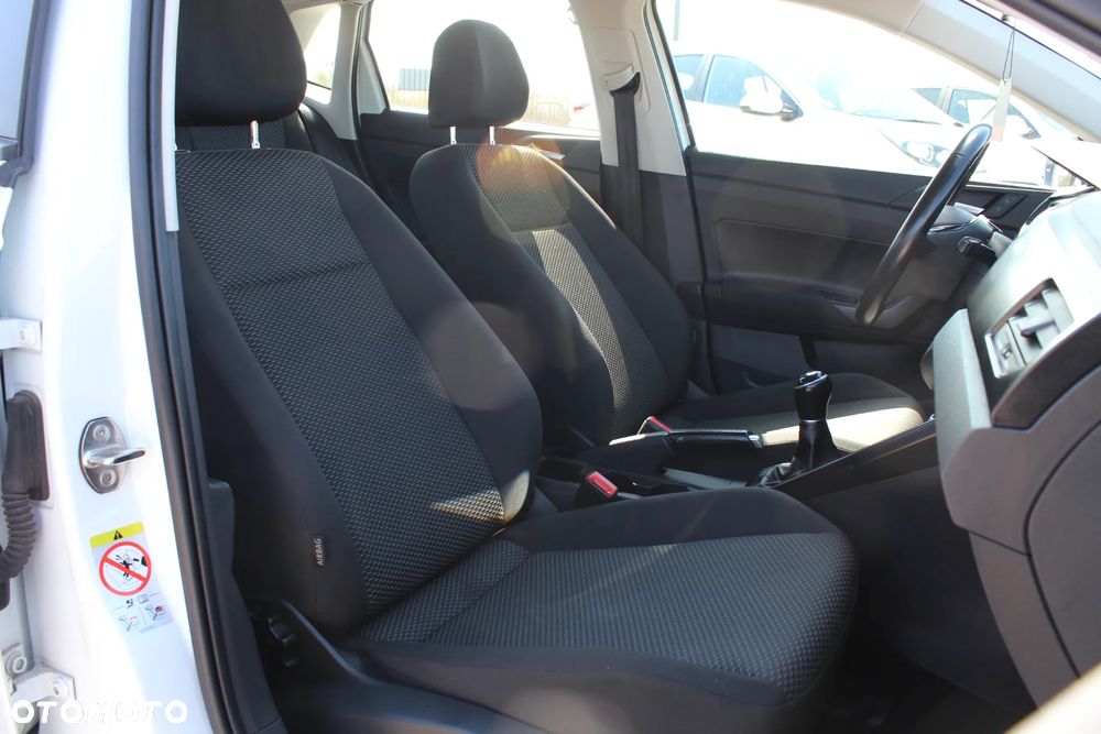 Volkswagen Polo 1.0 Life - 28