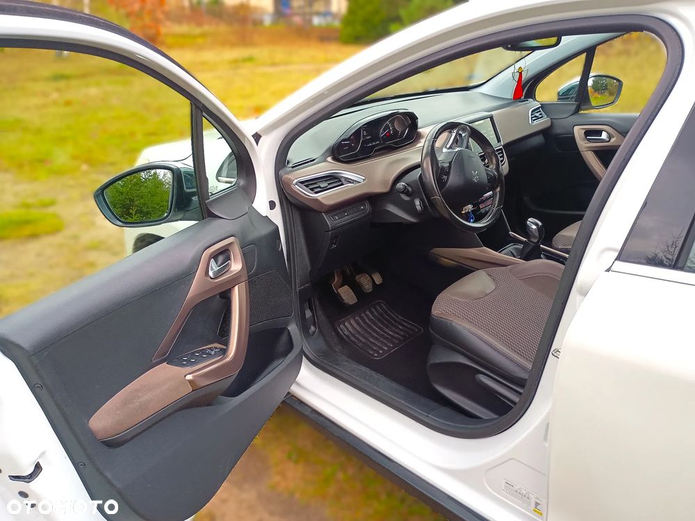 Peugeot 2008 e-HDi FAP 92 STOP & START Allure - 9