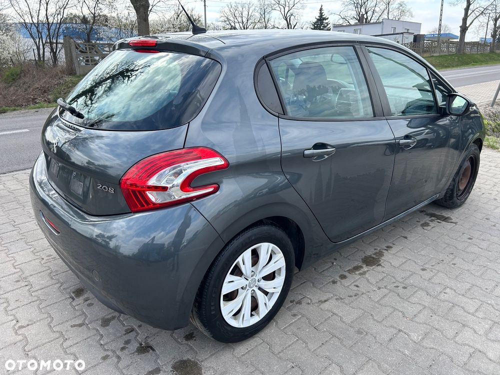Peugeot 208 - 16