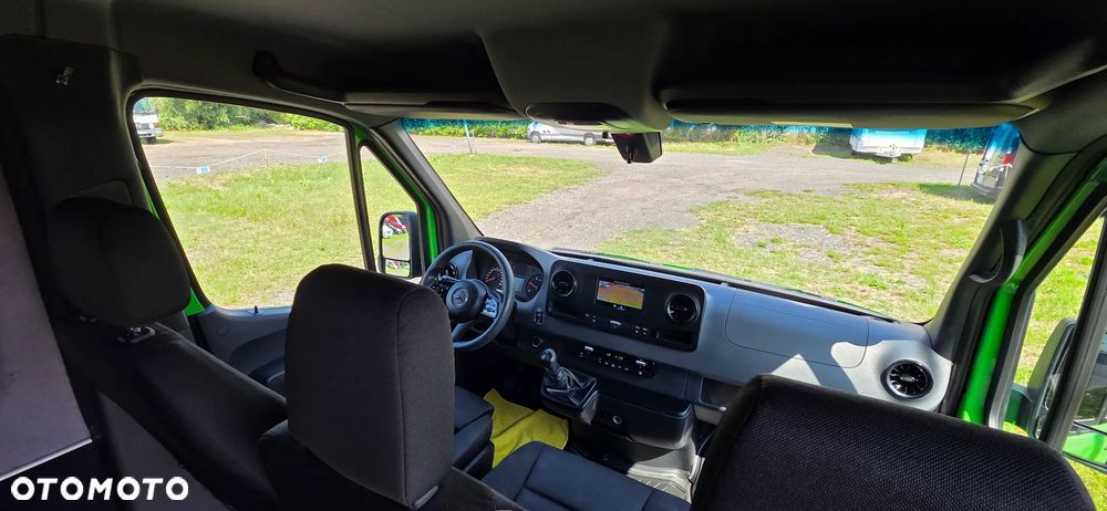 Mercedes-Benz Sprinter 907.221 - 13