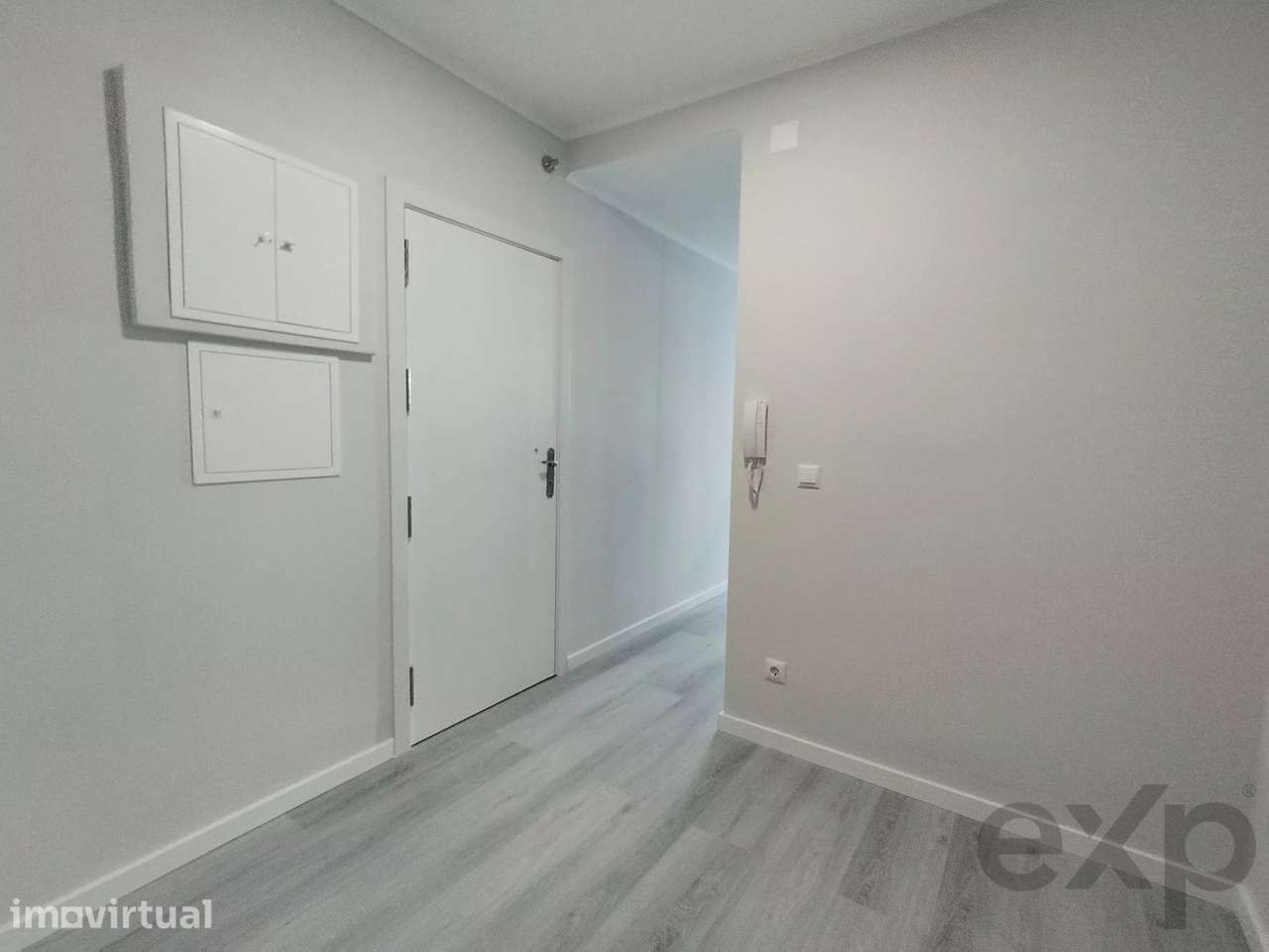 Totalmente remodelado, apartamento T2 Central em Oeiras: Conforto, Ele - Grande imagem: 5/36