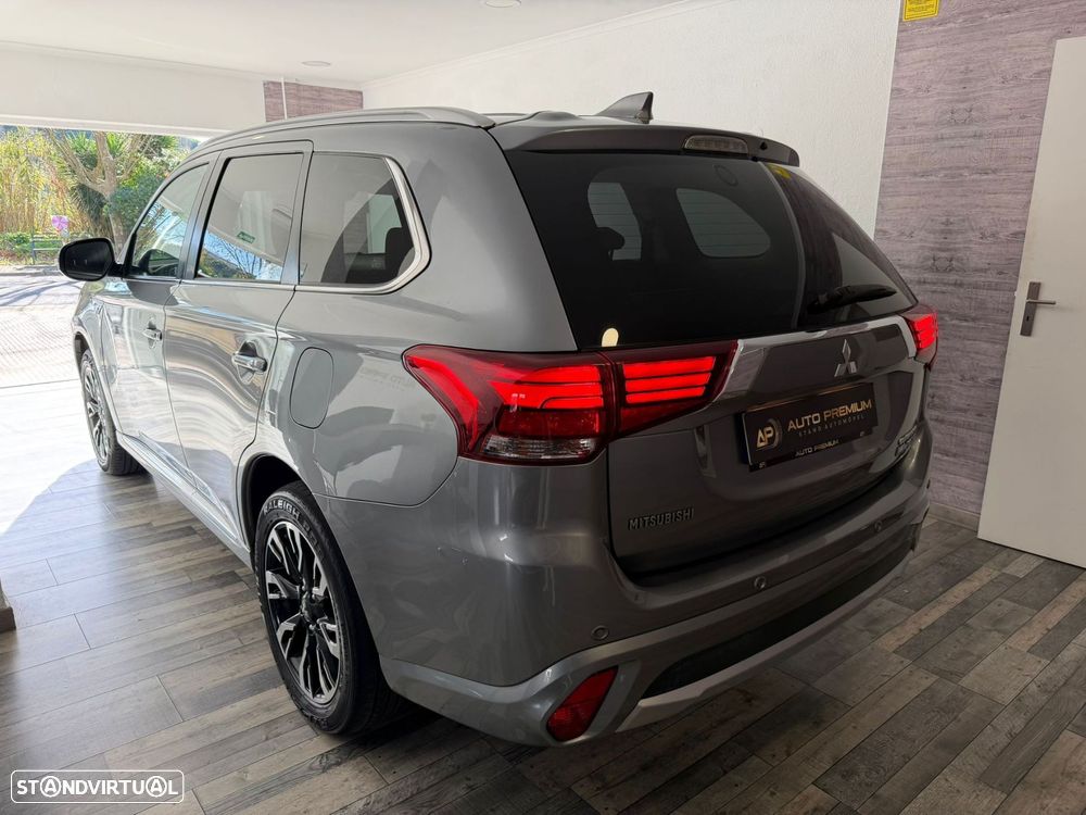 Mitsubishi Outlander 2.0 Instyle Navi - 7