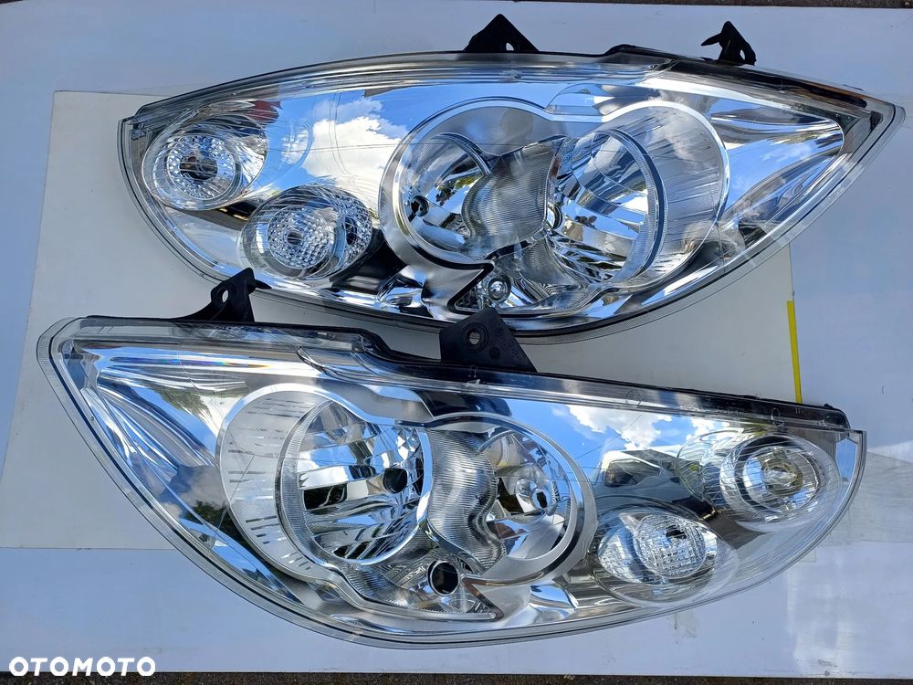 Reflektor lewy prawy Renault Master 2010-  nr 2012338252 - 1