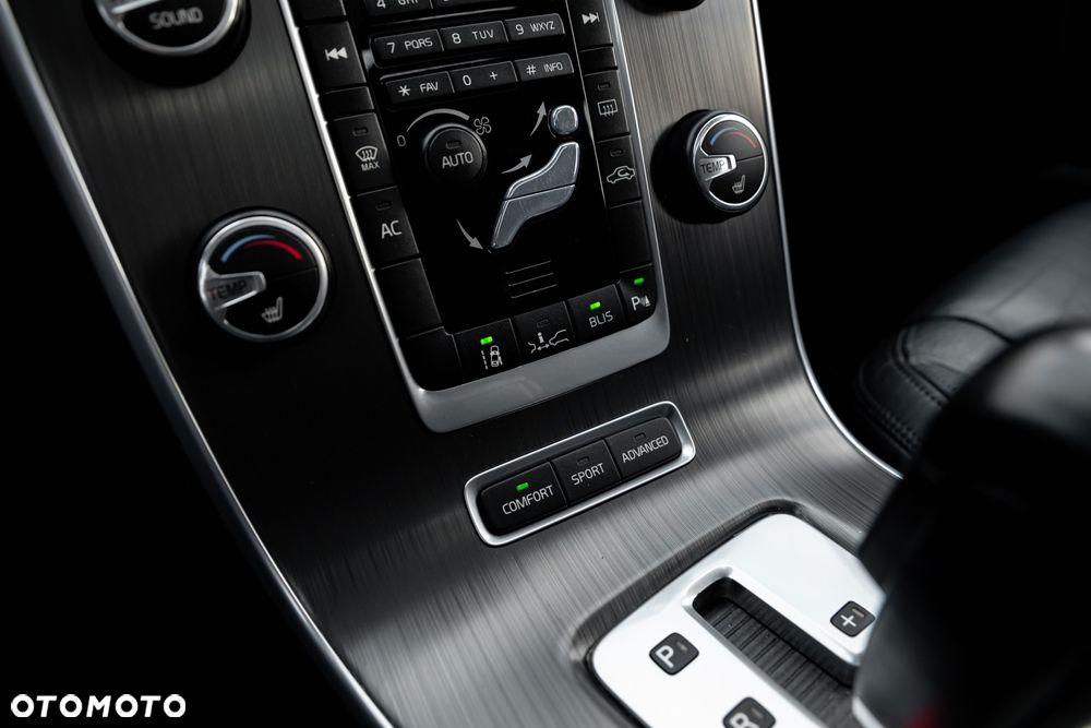 Volvo S60 D5 AWD Geartronic RDesign - 40