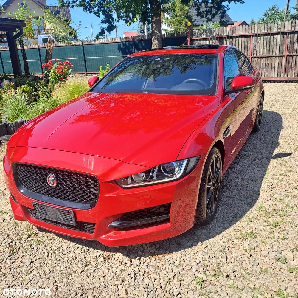 Jaguar XE 2.0 D R-Sport - 2
