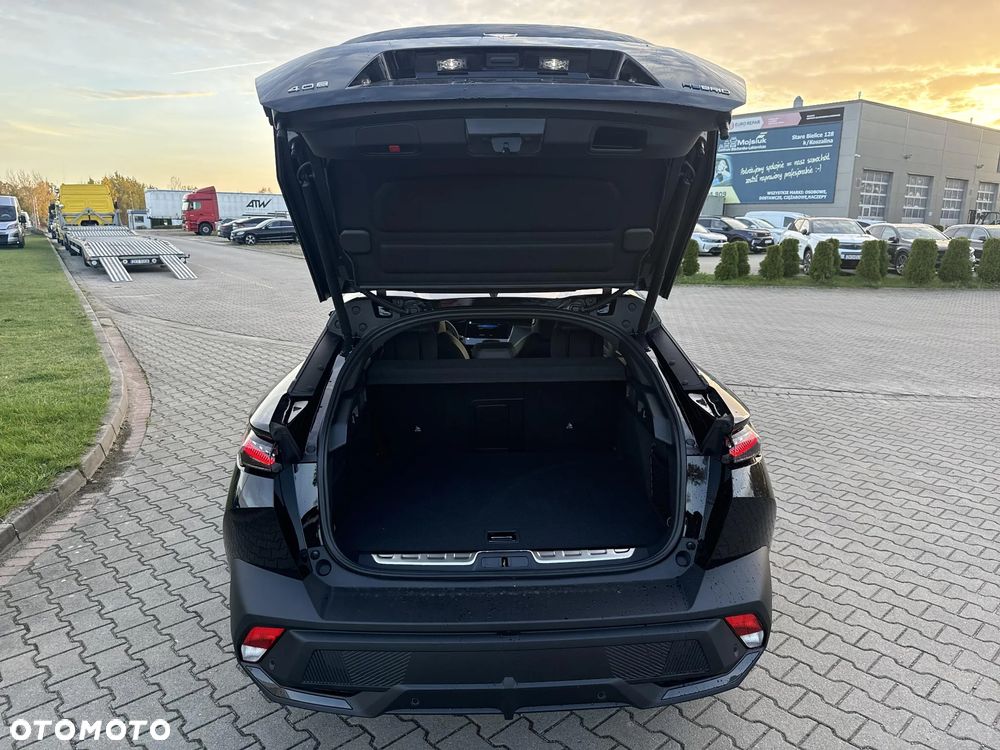 Peugeot 408 1.6 Plug-In Hybrid 225 GT E-DCS7 - 12