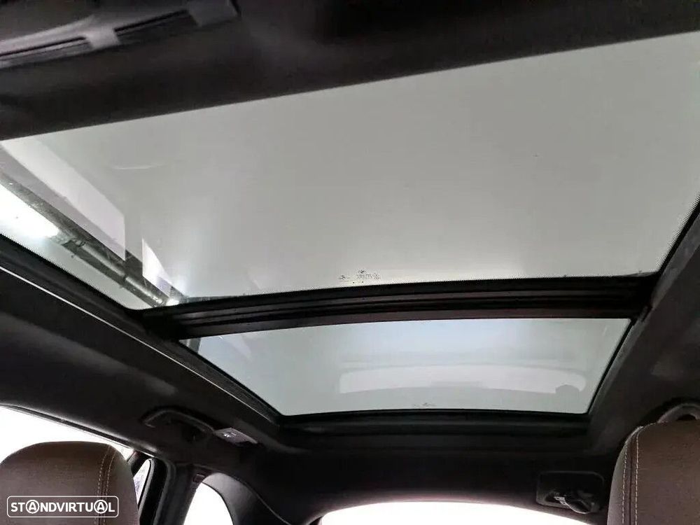 BMW X1 16 d sDrive Auto Line Sport - 10