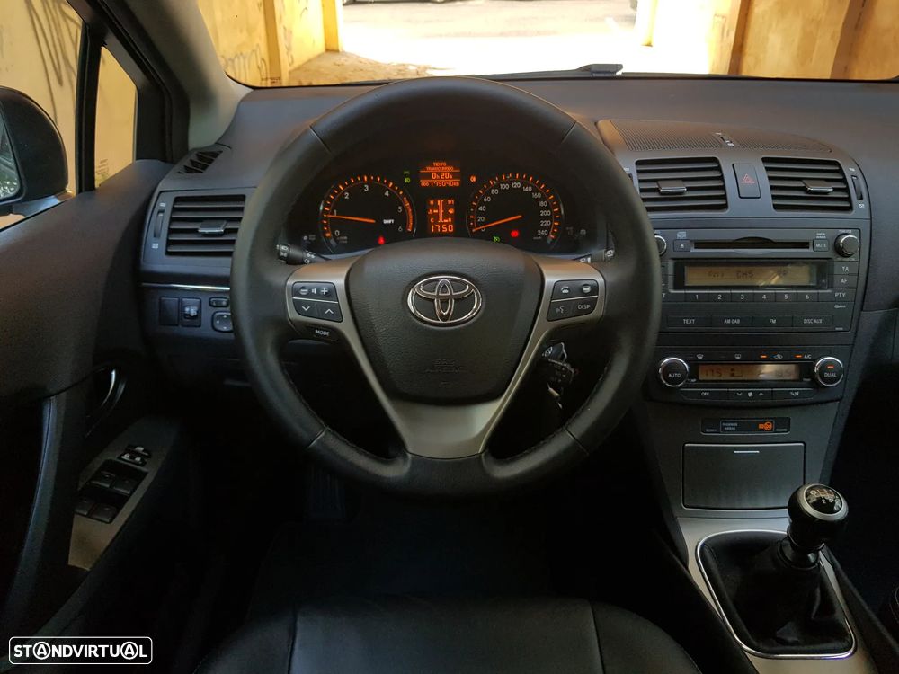 Toyota Avensis SW 2.0 D-4D Exclusive - 46