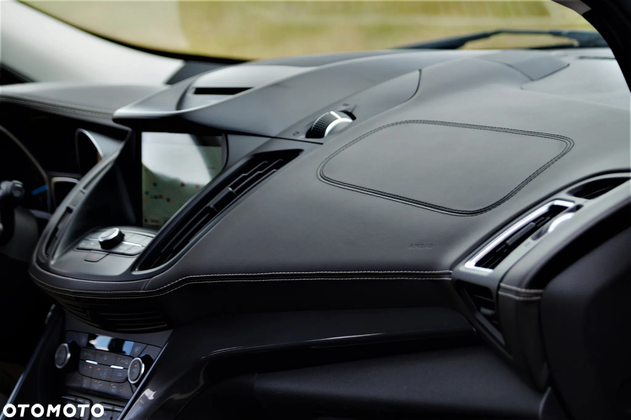 Ford Kuga - 36