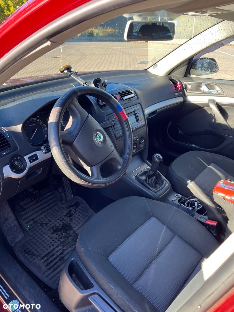Skoda Octavia 1.6 Combi Ambiente - 9