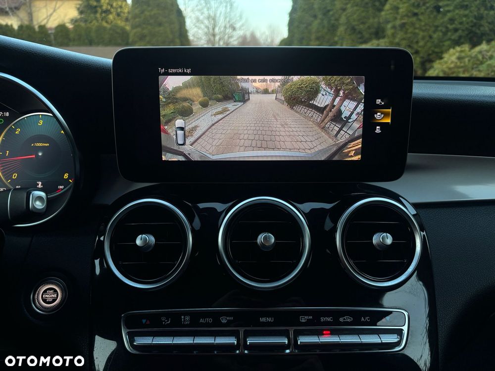 Mercedes-Benz GLC 220 d 4Matic 9G-TRONIC - 24