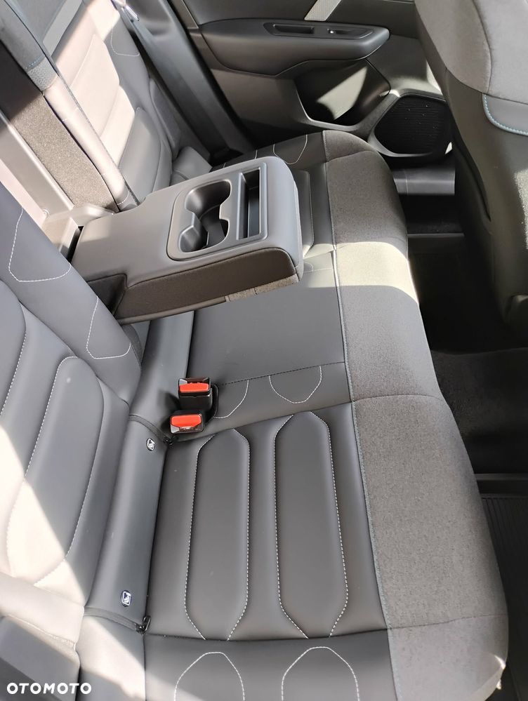 Citroën C4 1.2 PureTech Max S&S EAT8 - 26